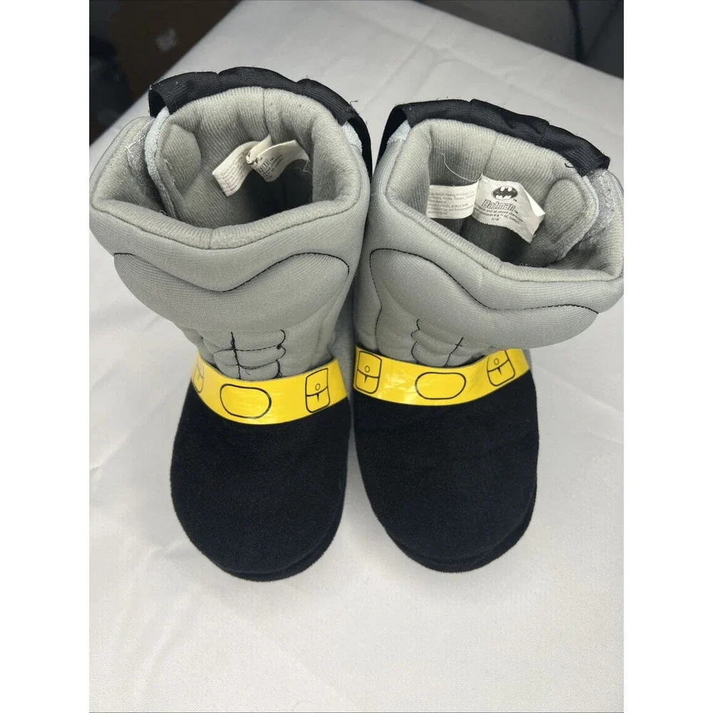 Batman Boys Character Slippers Size M 9/10